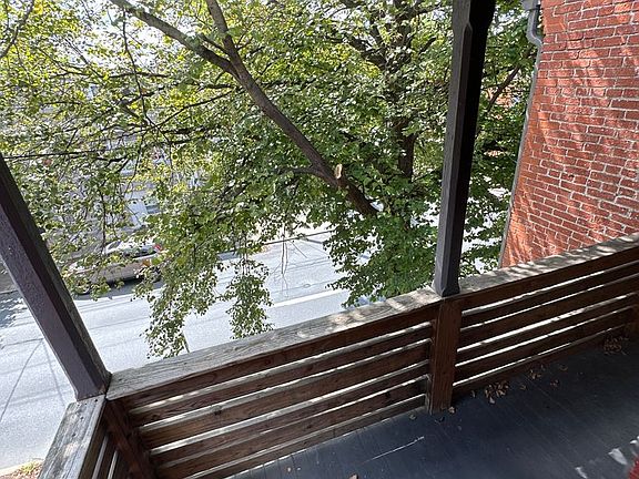 3rd image of 644 Marietta Ave #3B-1BA-900SQFT