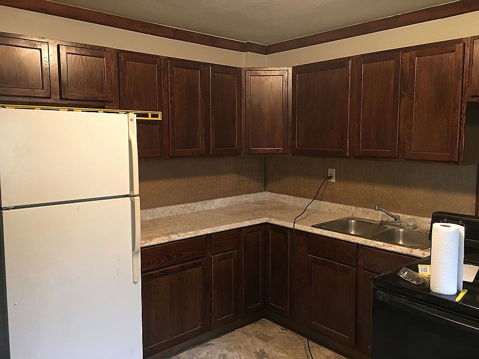1st image of 205 1st St E