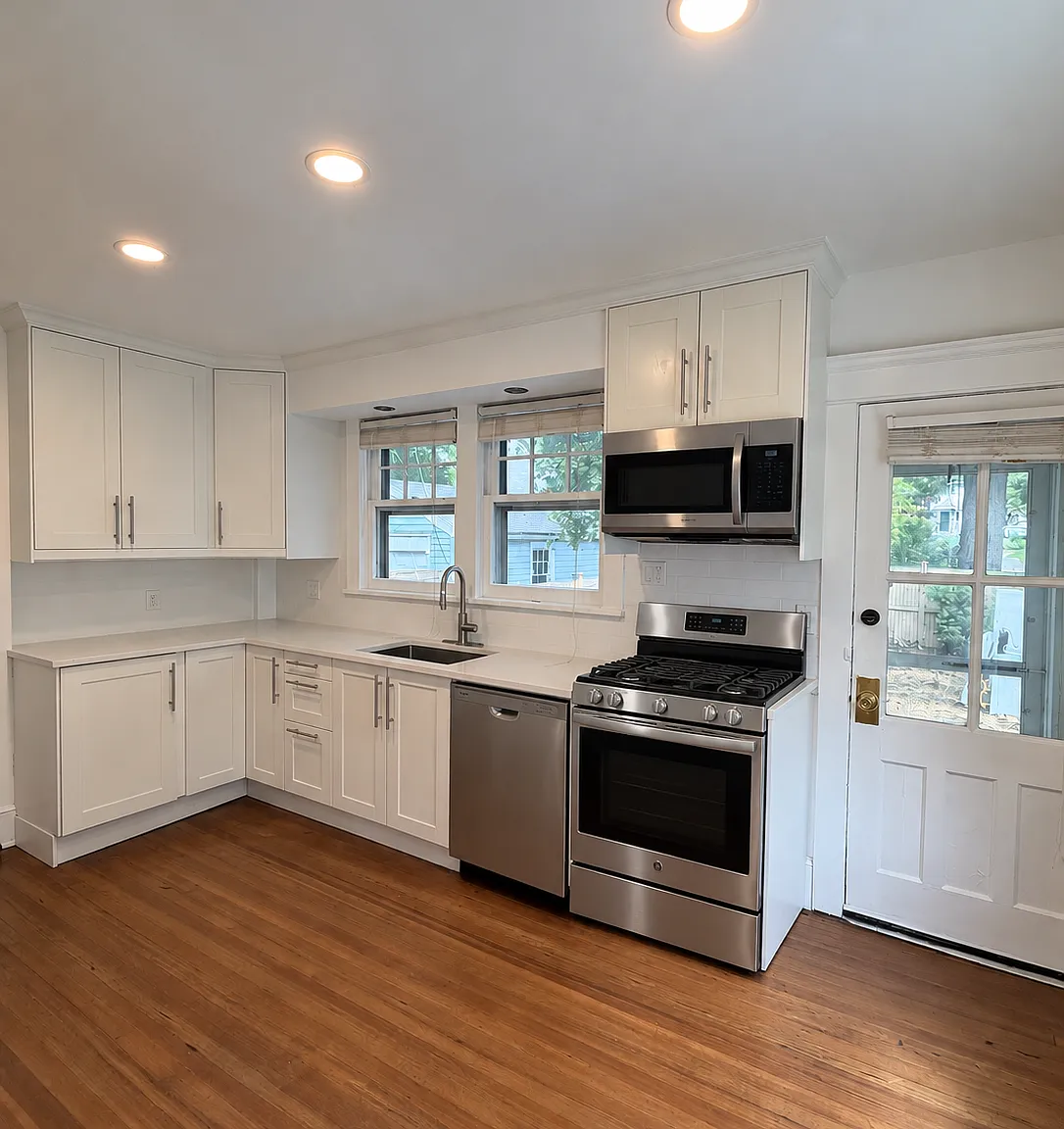 3 bed, 1400 sqft, $4,750 — Photo 1