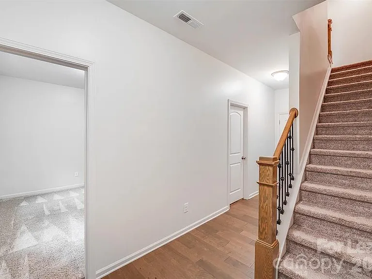 6717 Tracy Ave — Photo 4