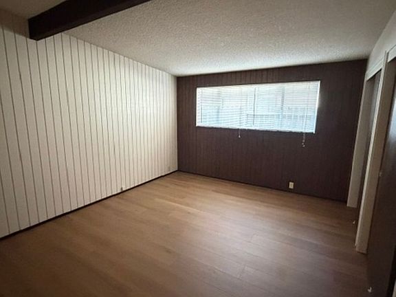 4th image of 557 Villanova Dr