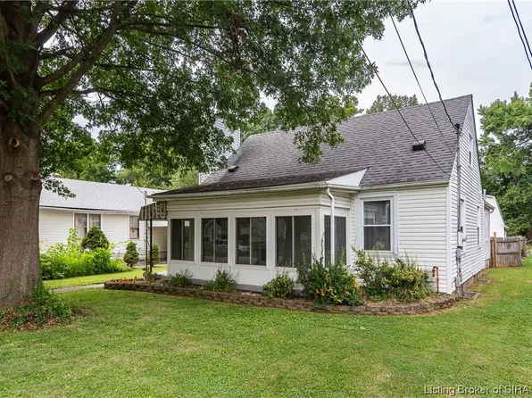 629 W Kenwood Avenue, Clarksville, IN 47129