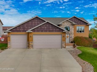 972 Mustang Ave, Dickinson, ND 58601