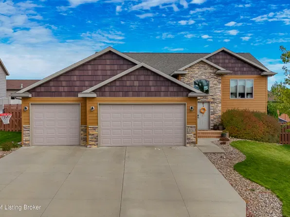 972 Mustang Ave, Dickinson, ND 58601