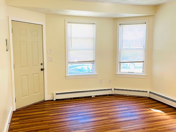 3rd image of 137 W Selden St APT 1