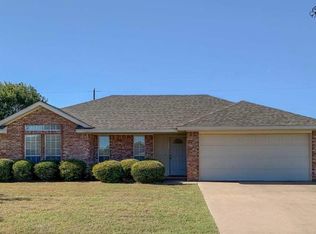 121 Stonebridge St, Burkburnett, TX 76354