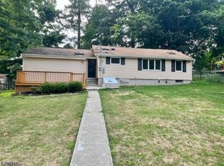 37 Park Rd, Sparta, NJ 07871