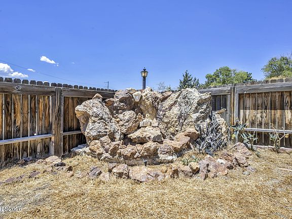 3rd image of 1330 Clifford Dr