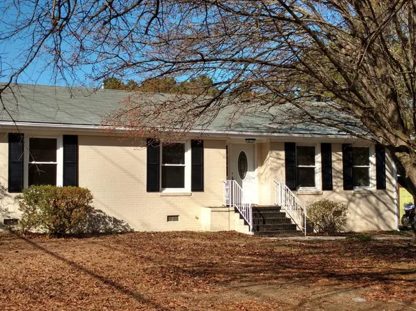 1601 Dartmore Dr N, Wilson, NC 27893
