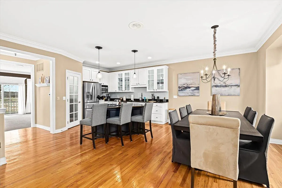 1615 Town Commons Dr — Photo 3
