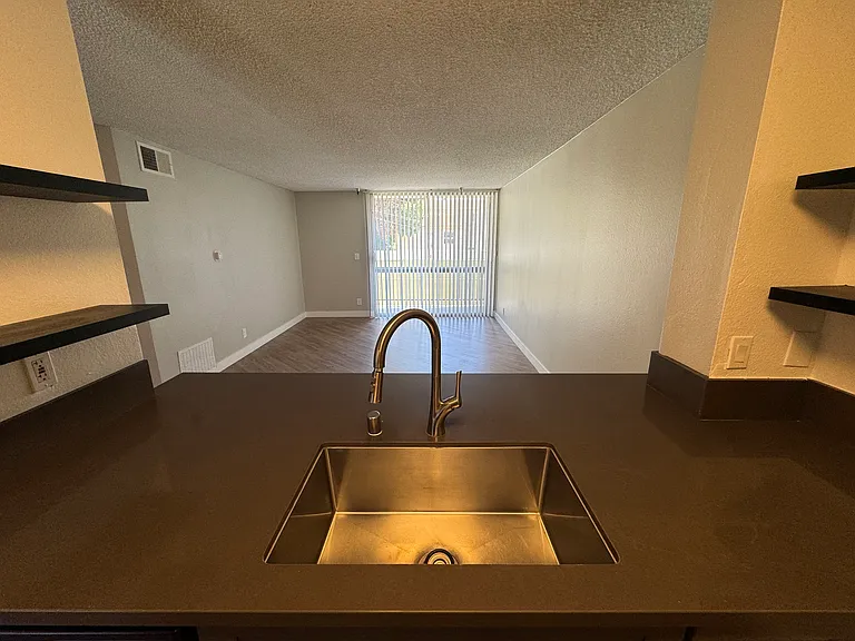 Hancock Villa — Photo 16