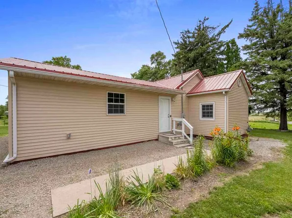 2805 Columbus St, Columbus City, IA 52737