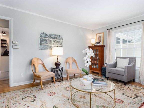 5th image of 5134 N Diversey Blvd