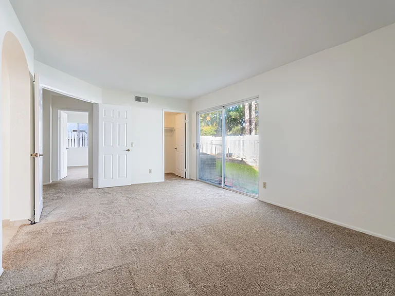 426 Algonquin Dr — Photo 5