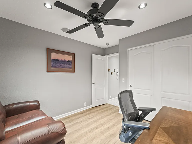 Montara Dr — Photo 23