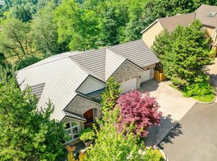 18320 Meadowlark Ln, Lake Oswego, OR 97034