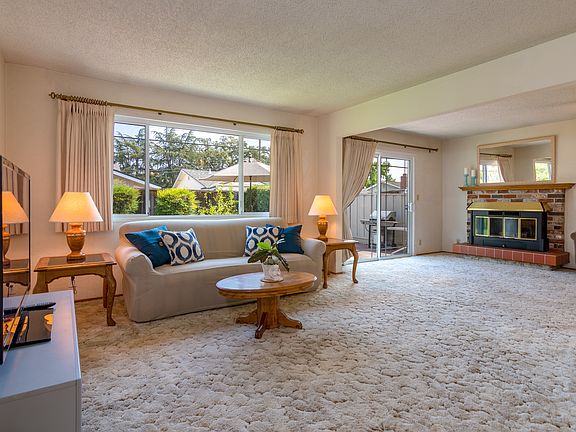 3rd image of 860 Loyalton Dr