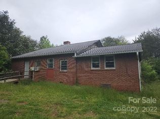 177 Crocker Ln, Columbus, NC 28722