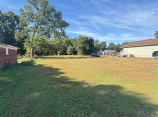 106 Volunteer Dr, Martin, TN 38237