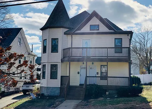 247 Whitwell St #2 Photo 1
