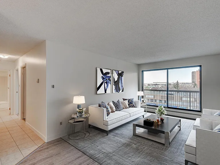 1339 15th Ave SW — Photo 3