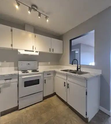 3rd image of 5820 58a St #405