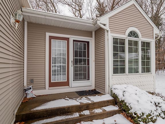3rd image of 149 Bridgewood Dr