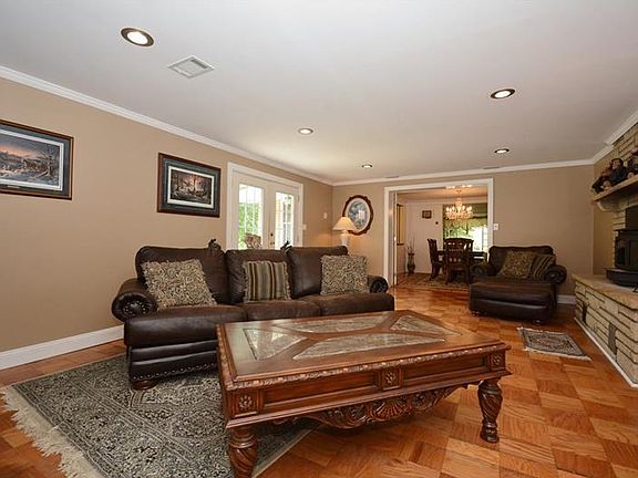 5th image of 119 Greenwood Dr