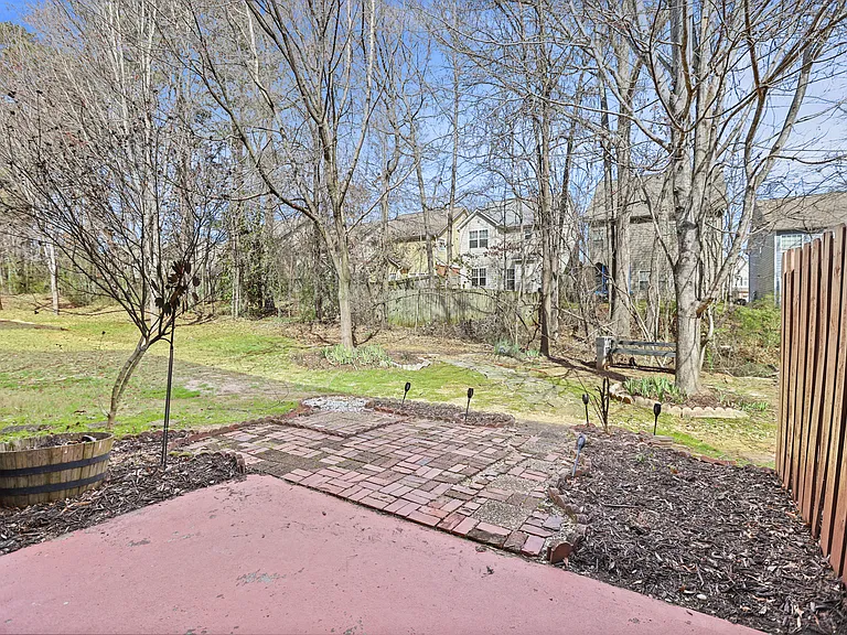 33 Tahoe Dr — Photo 37
