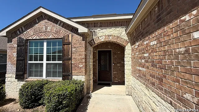 3 bed, 2.0 bath, 2008 sqft, $2,150 — Photo 2
