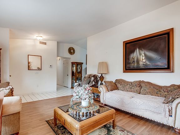 3rd image of 1154 Meadow Lake Dr