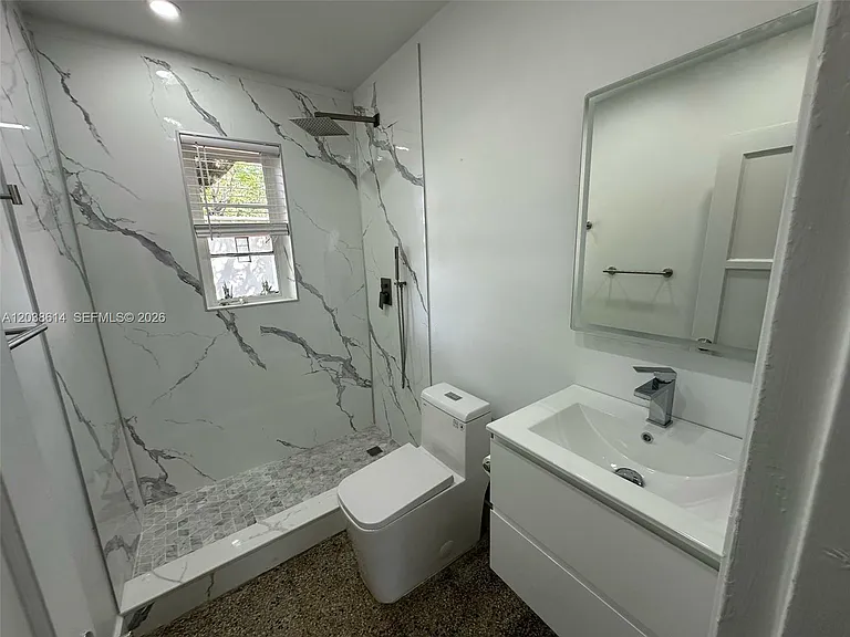 417 SE 14th Ct #1 — Photo 11
