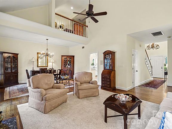 5th image of 6419 Scarlet Oak Ln
