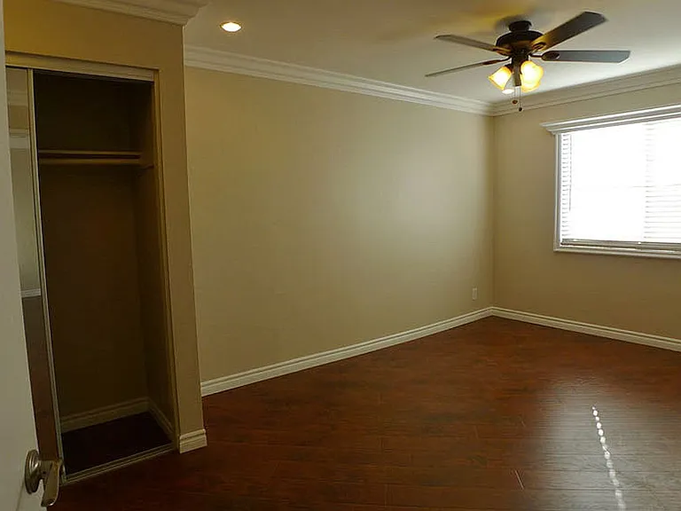 Villa De Adel Apts — Photo 60