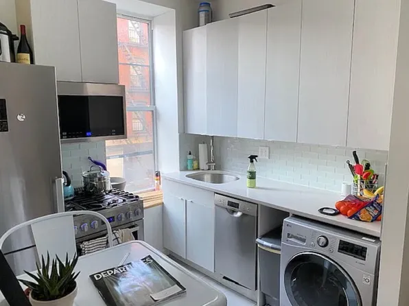 92 Orchard Street image 1 of 12