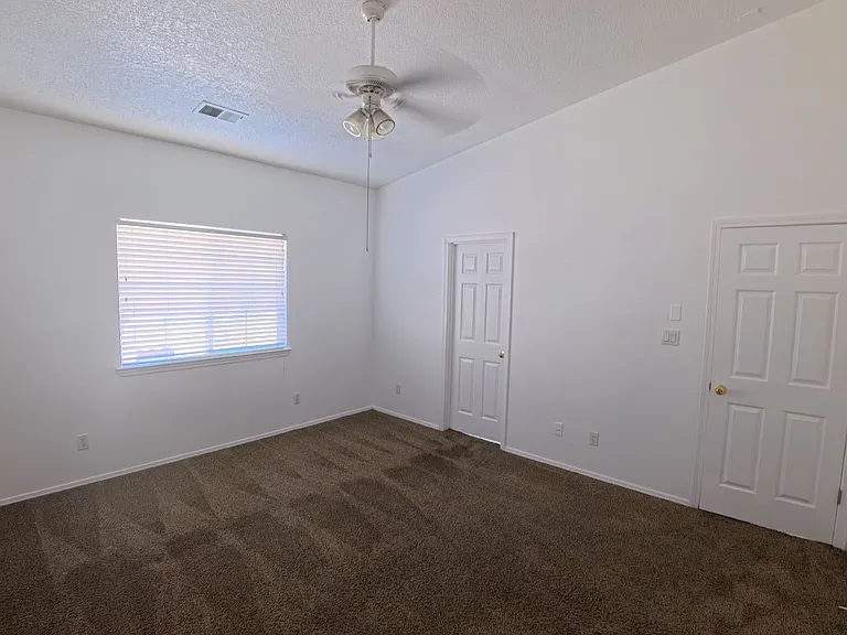 7240 Boxwood Ave NE — Photo 11