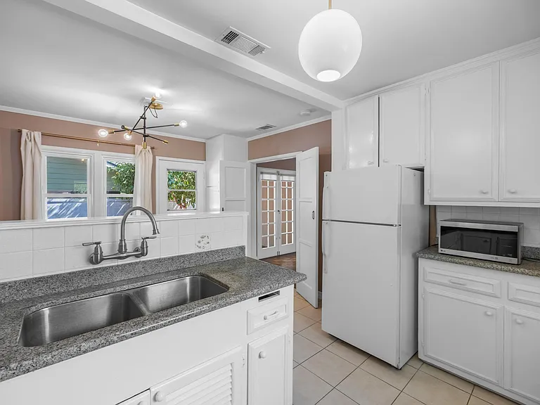 1933 Meridian Ave — Photo 23