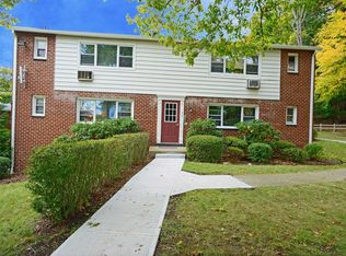 98 Charter Cir, Ossining, NY 10562