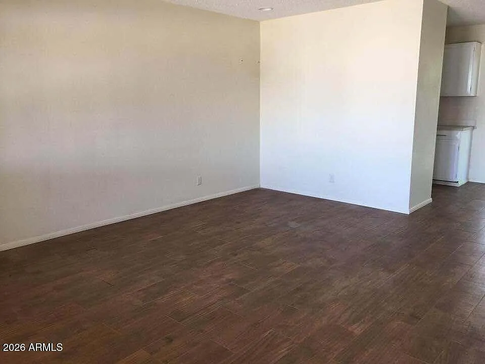 2 bed, 1.0 bath, 850 sqft, $1,700 — Photo 2