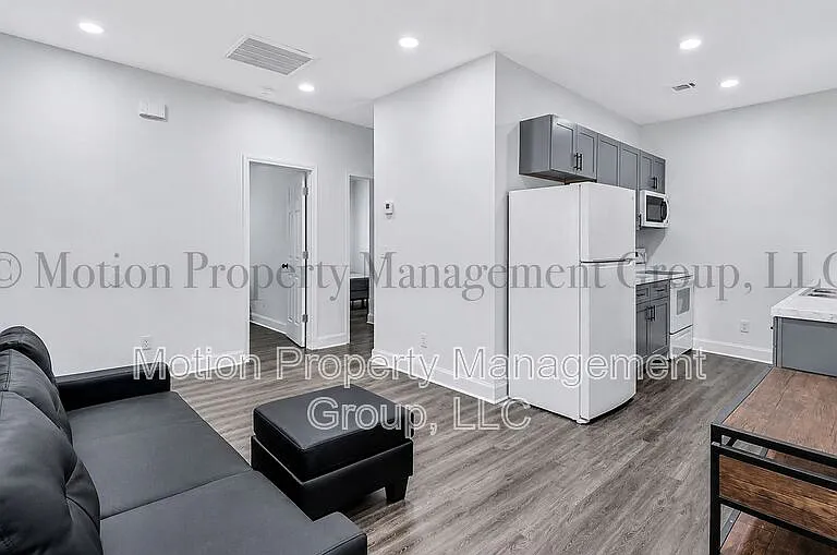 702 Carmen Ave #A1 — Photo 2