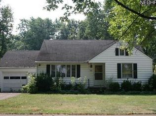 141 Yale Ave, Elyria, OH 44035