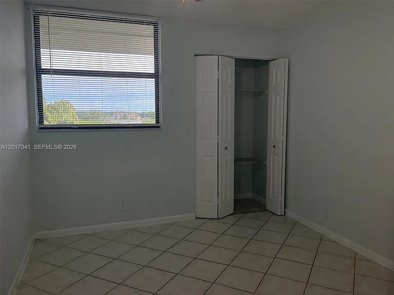 117 Lake Emerald Dr #308 — Photo 16