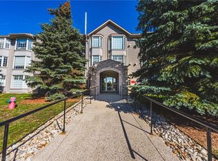 990 Golf Links Rd #308, Hamilton, ON L9K 1J8