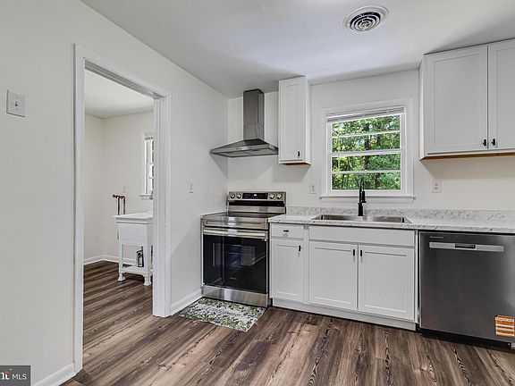 5th image of 112 Bertha Cir