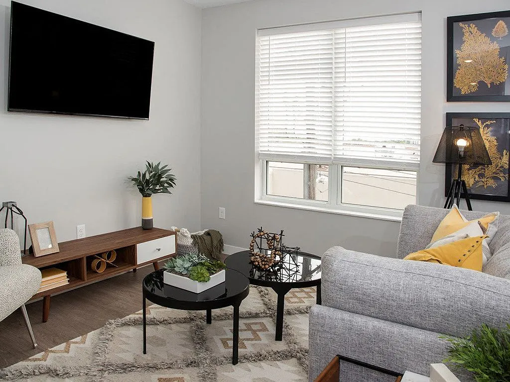 Urban Park Apartments — Photo 4