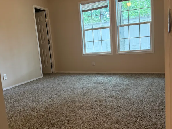 800 Shady Ln #1, Traverse City, MI 49686