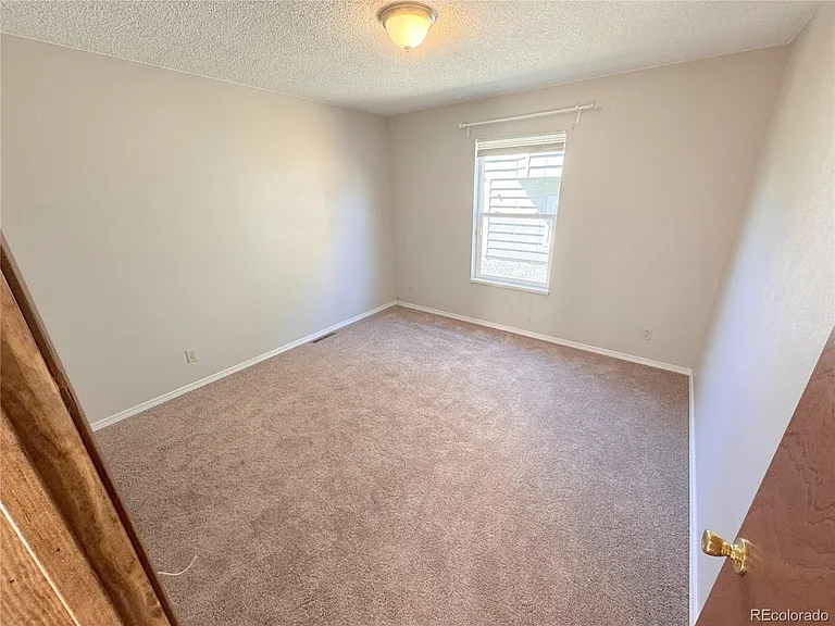 8674 Bluegrass Cir — Photo 12
