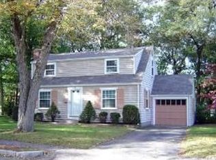 78 Macarthur Rd, Natick, MA 01760