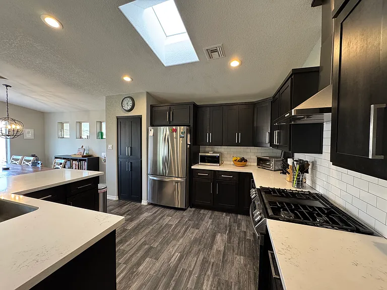 10622 E 38th Ln — Photo 5