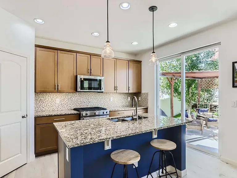 1518 Glacier Ave — Photo 8